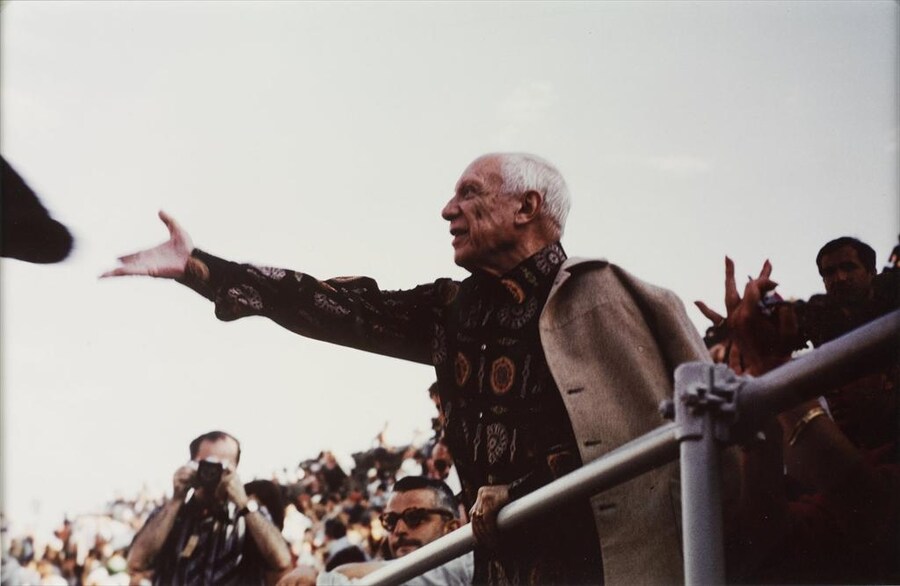 Roberto Otero, Pablo Picasso throws the cap of the bullfight