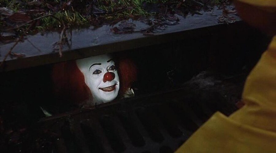 It the Clown in Stephen King&#39;s It, 1990