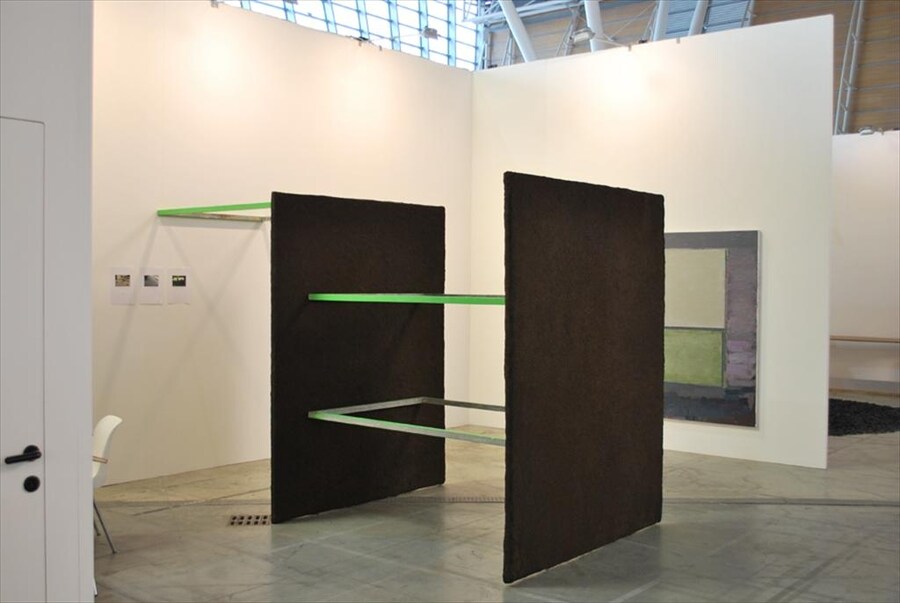 Treppen sind W&#228;nde und B&#246;den, 2011 mixed media installation