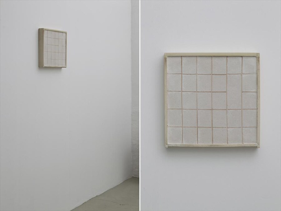 Die nutzbare Breite der Treppe, 2011 plaster and wood 33 x 3