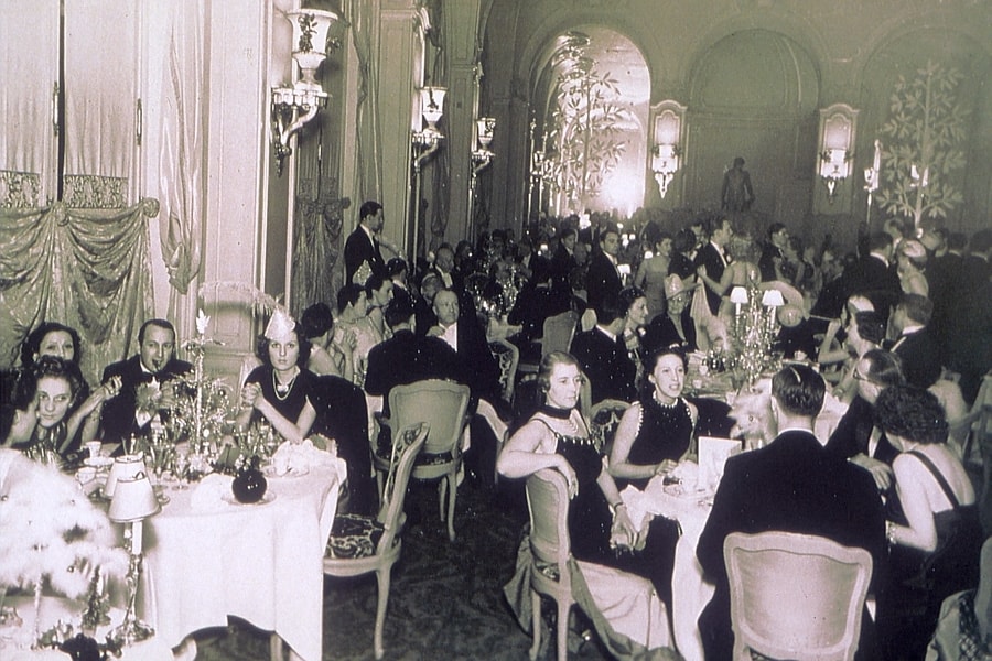 New Year&#39;s Eve dinner at The Ritz Paris in the 1940s