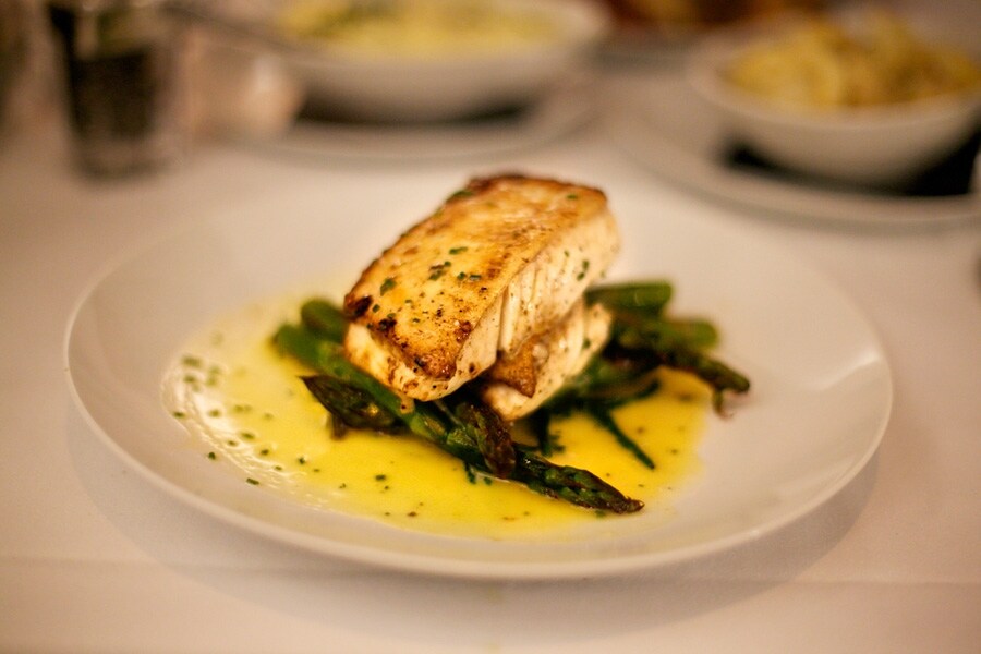 Grilled seabass with asparagus