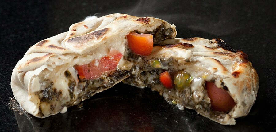 Caf&#233; M&#244;r laverbread pesto with Pembrokeshire cheddar cheese 