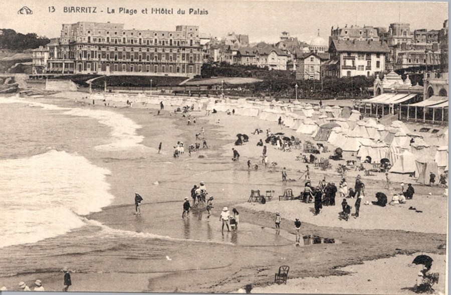 The beach at the Hotel du Palais