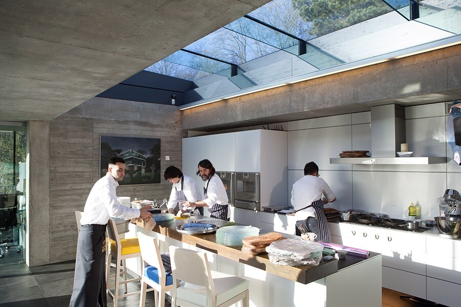 Nuno Mendes and team prepare the dinner