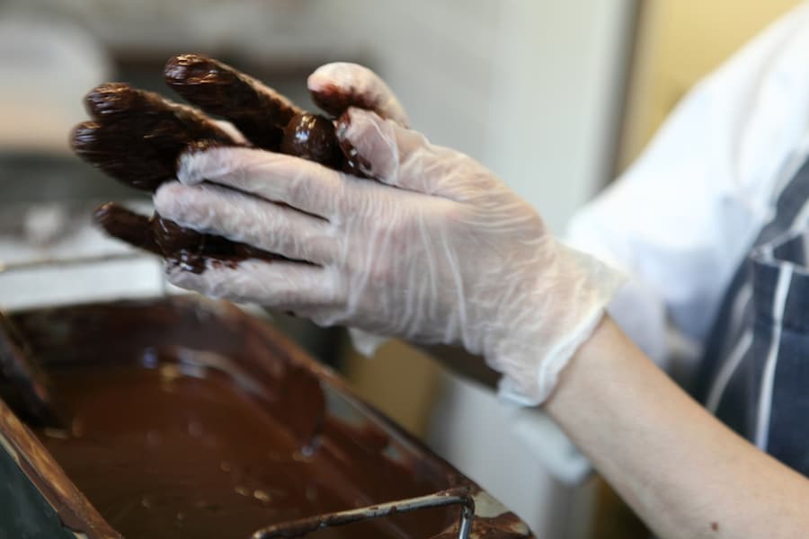 Making chocolate by hand at Melt