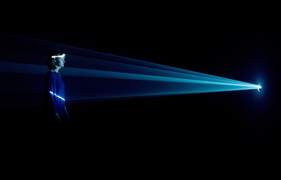 Anthony McCall, You and I, Horizontal (2005)