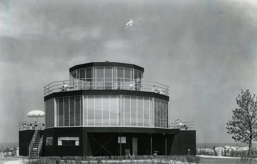 House of Tomorrow by Fred Keck at the Century of Progress Ex