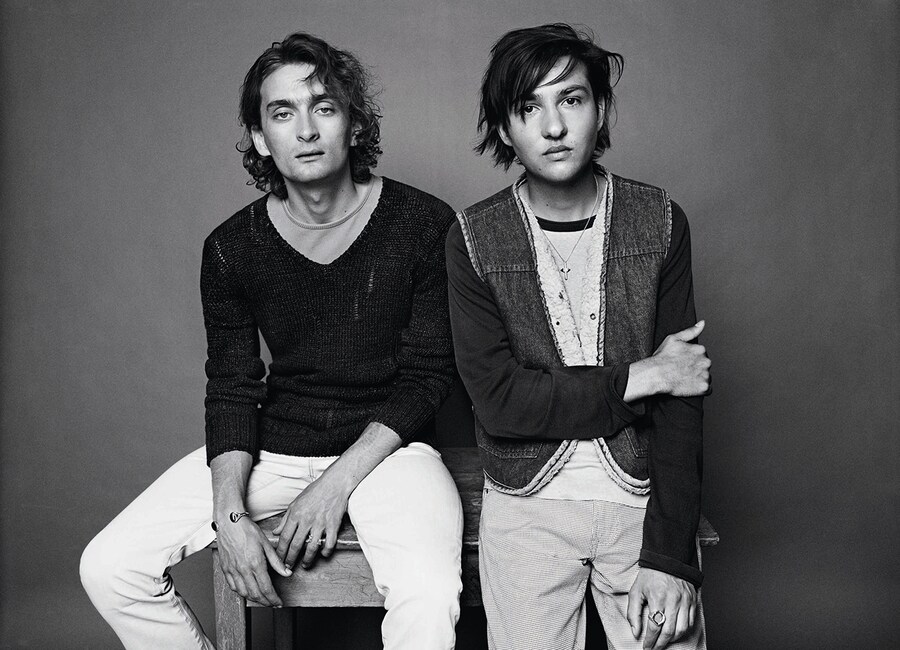 Sasha Carlson and Toto Vivian from Splashh for Dominic Jones
