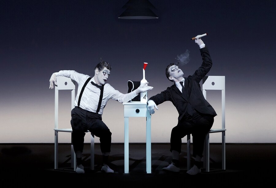 Willem Dafoe and Mikhail Baryshnikov in The Old Woman at MIF