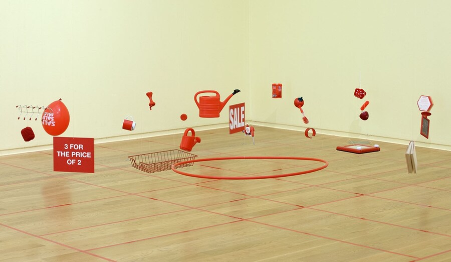 Alison Knowles, Homage to a Red Thing