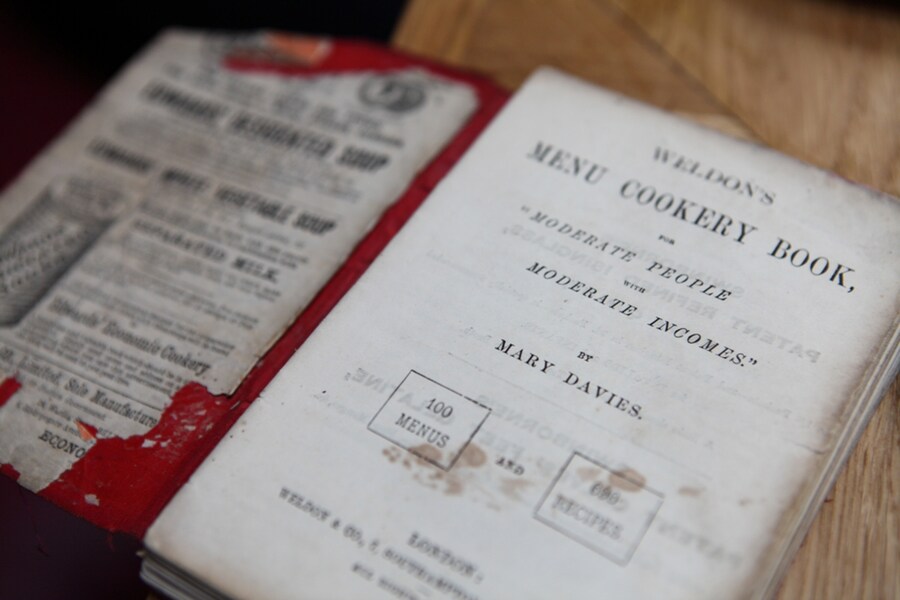 Weldon&#39;s Menu Cookery Book