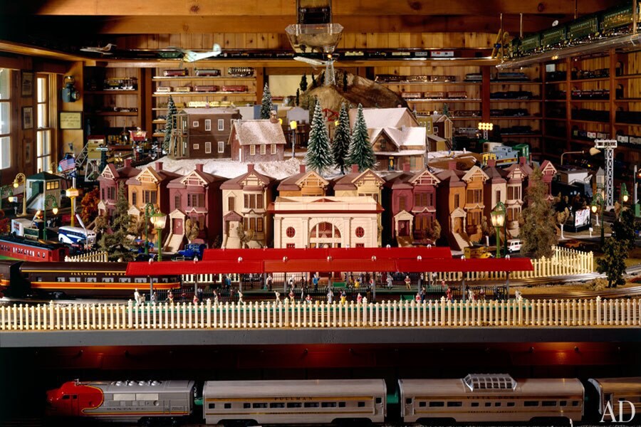 Inside Frank Sinatra&#39;s Train Building