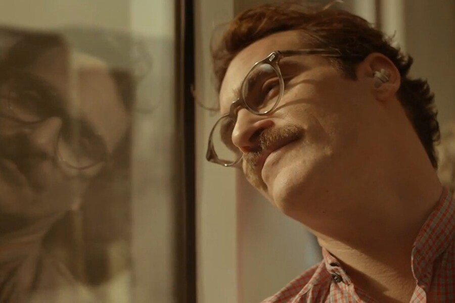 Joaquin Phoenix in Her