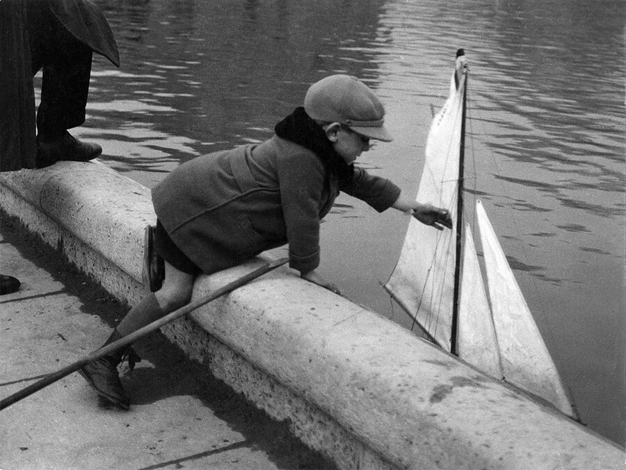 His First Boat, 1929–30