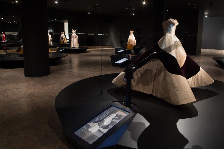 Clover Leaf Ball Gown on display at the Metropolitan Museum 