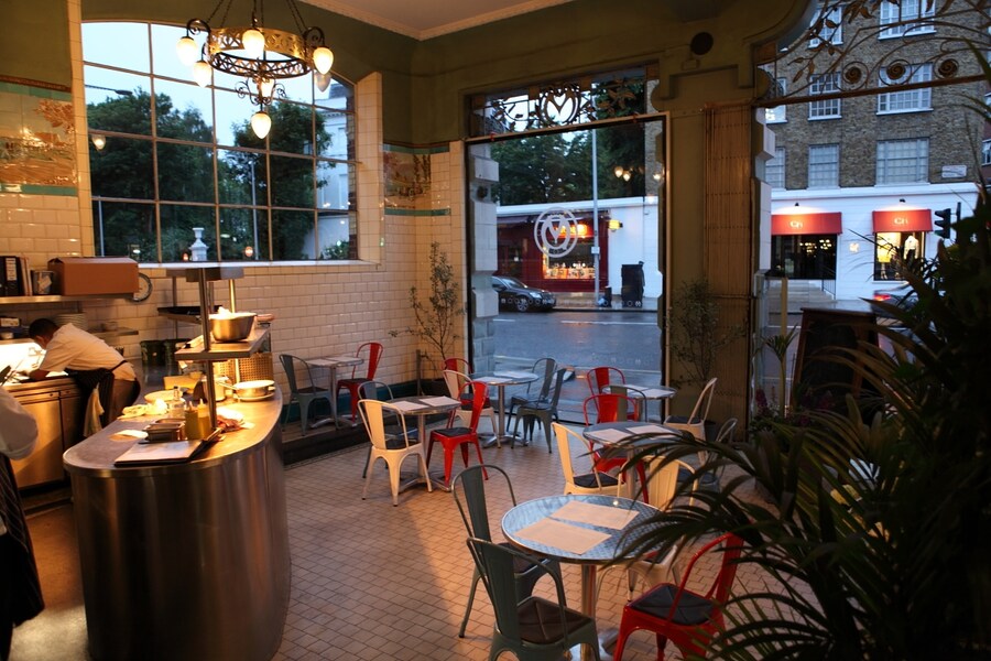 Bibendum courtyard caf&#233;