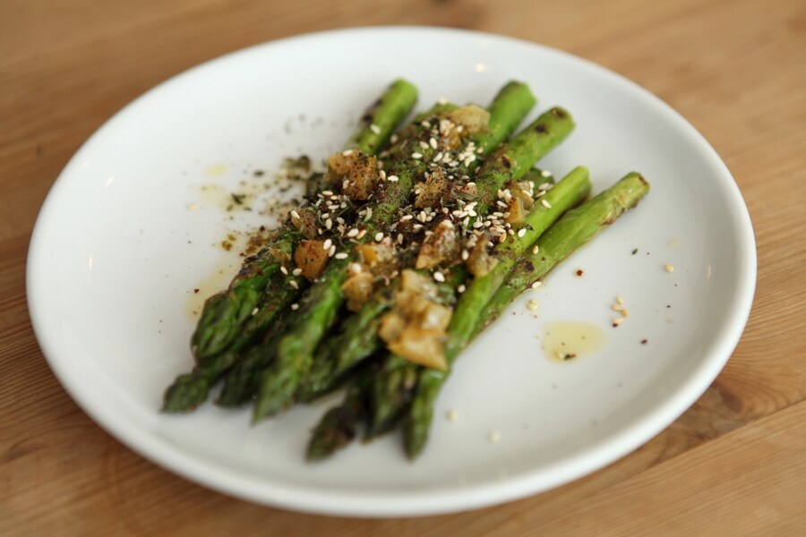Asparagus with za&#39;atar at Darsham Nurseries