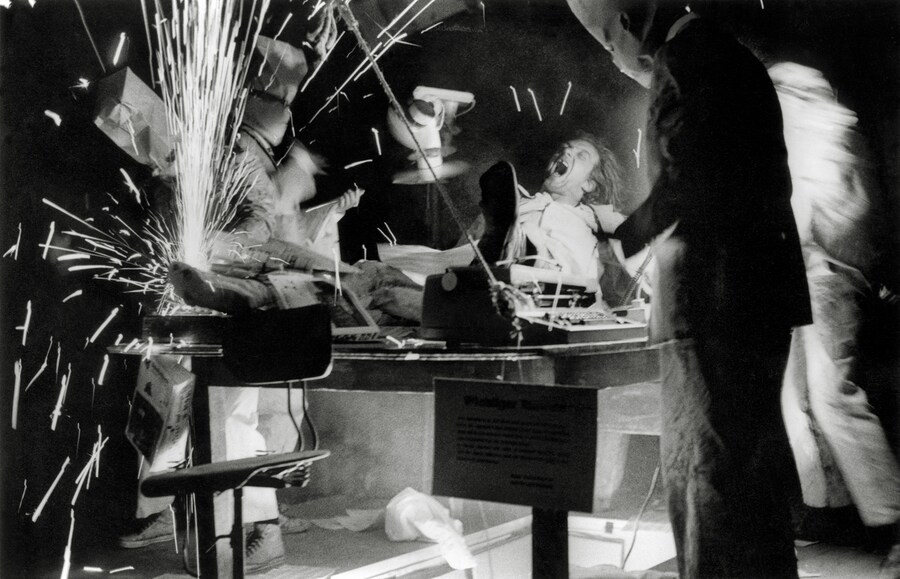 R.A.M.M. Theatre, Akte, 1990