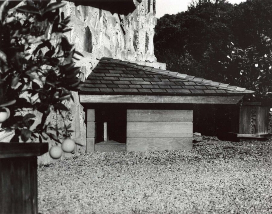 Frank Lloyd Wright&#39;s Dog house