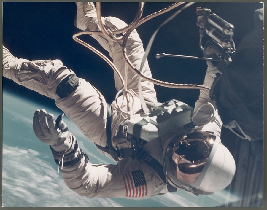 James McDivitt, Ed White walking in space over New Mexico (E