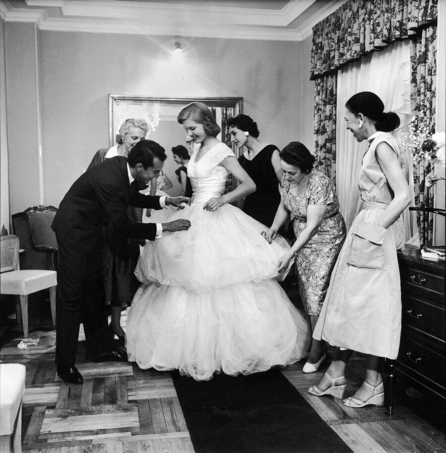 Oscar de la Renta&#39;s first dress created for the U.S. ambassa