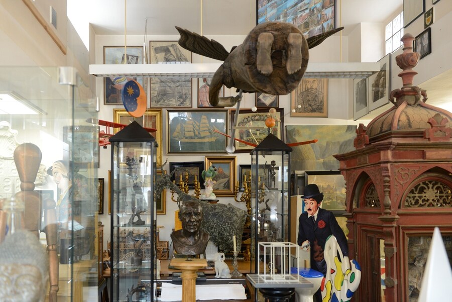 The &#39;Picasso&#39; or &#39;tower&#39; room of the Hamburg home and studio