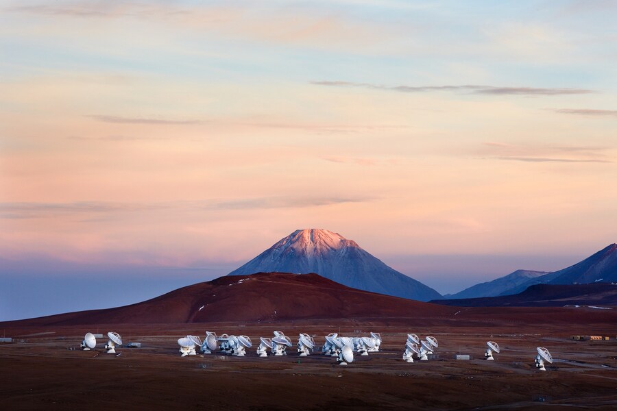 ALMA radio telescope antennas on the Chajnator Plain