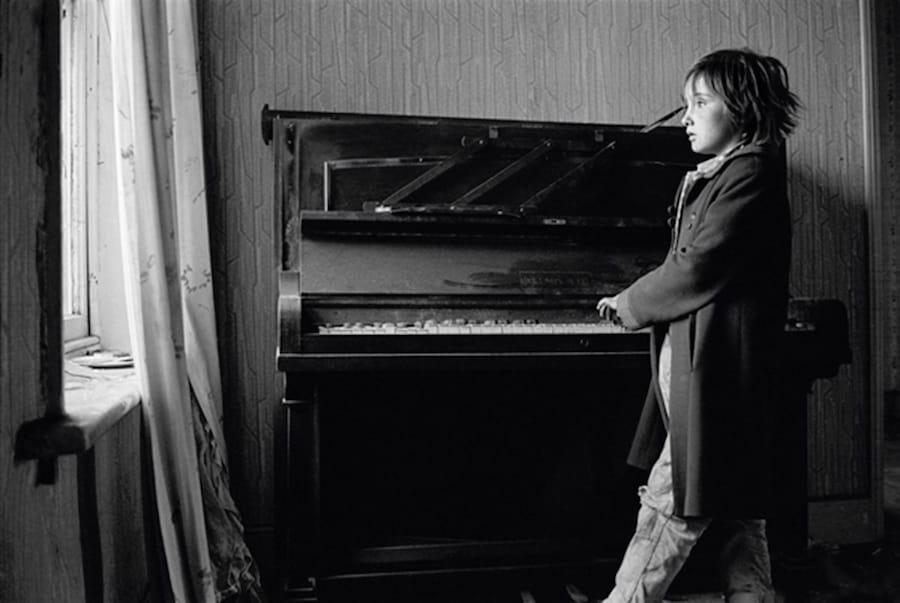 02 Heather playing piano,1971, Byker, Sirkka-Liisa
