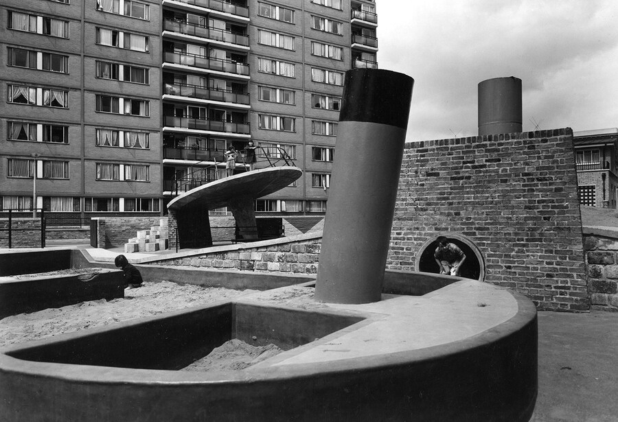 Churchill Gds 1956 (c) John Maltby RIBA Library P