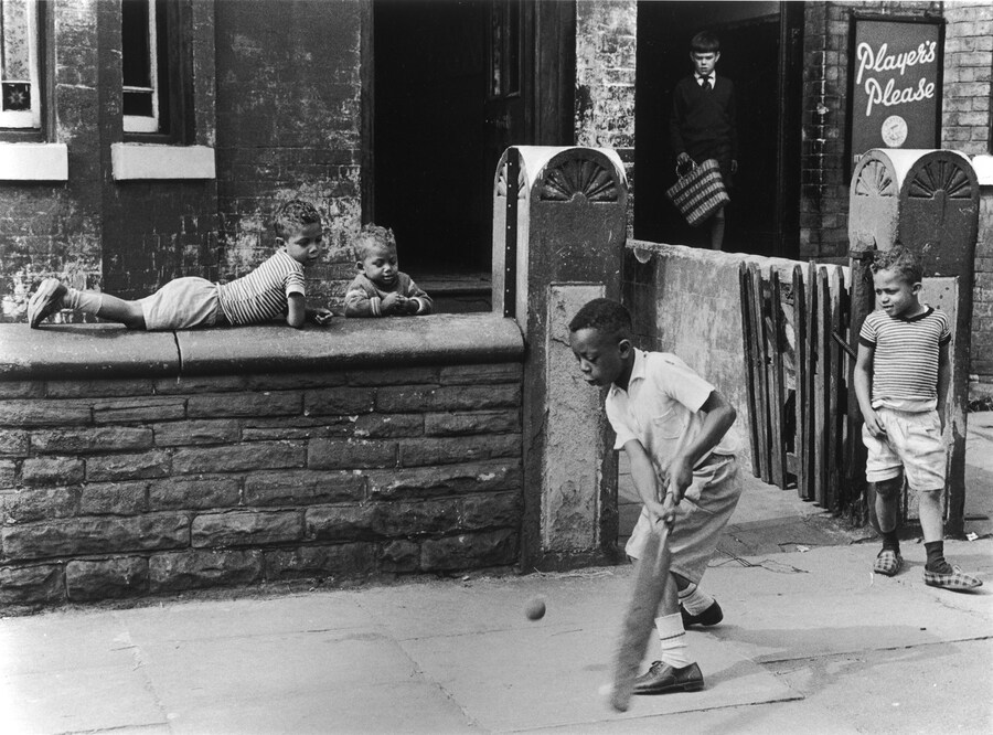 07_Press Images l Shirley Baker, Manchester, 1964