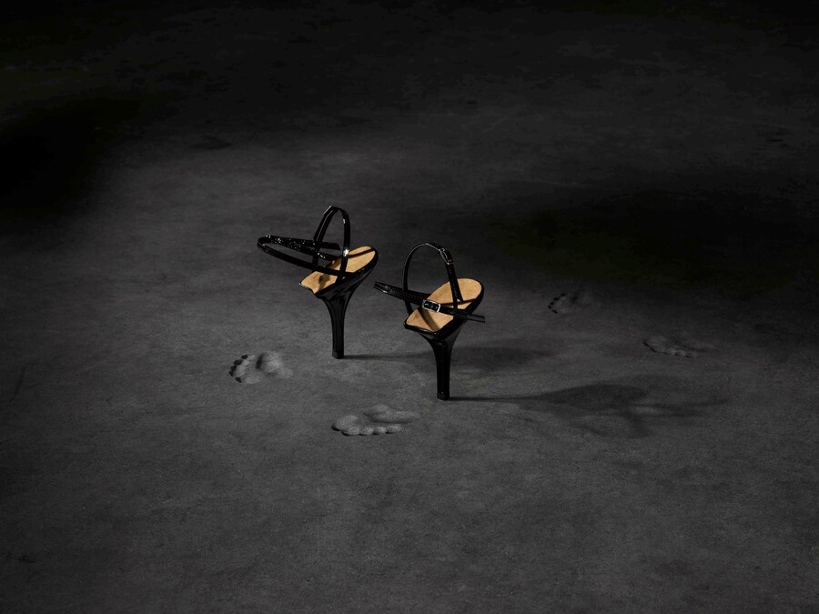 Jurgi Persoons, S/S97, heel-only shoe in wood and patent 