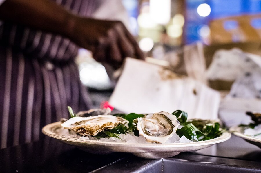 J-Sheekey-Oyster-Bar-2015-by-Paul-Winch-Furness-(2