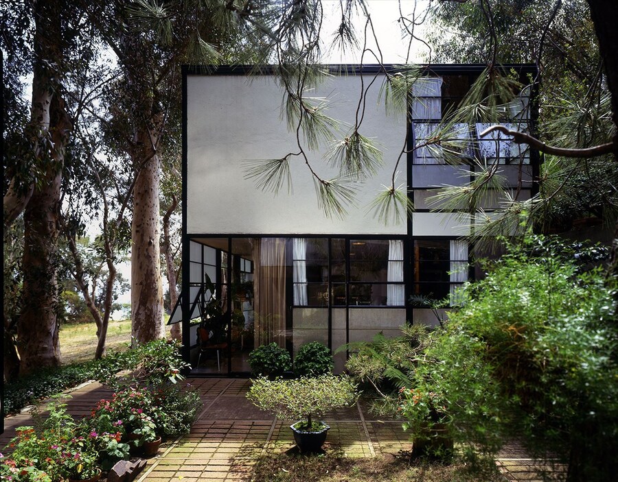 8. The World of Charles and Ray Eames. Eames House