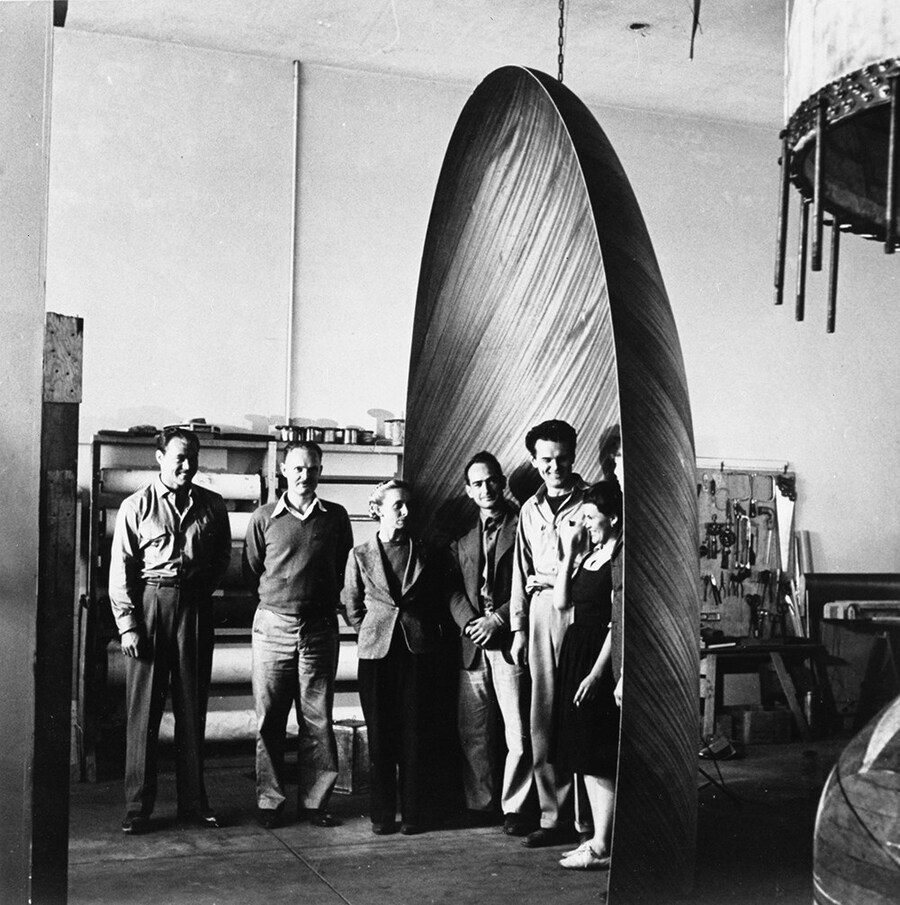 12. The World of Charles and Ray Eames. Staff of E