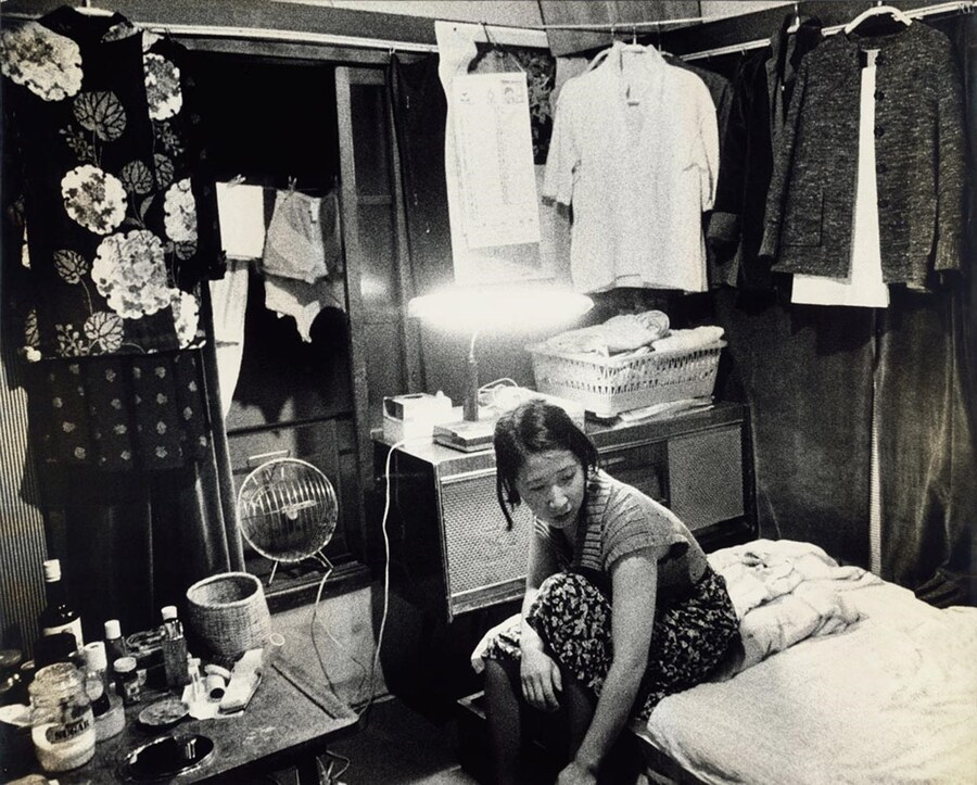 Apartment_#19_1977-78_Ishiuchi-Miyako_gelatin-silv