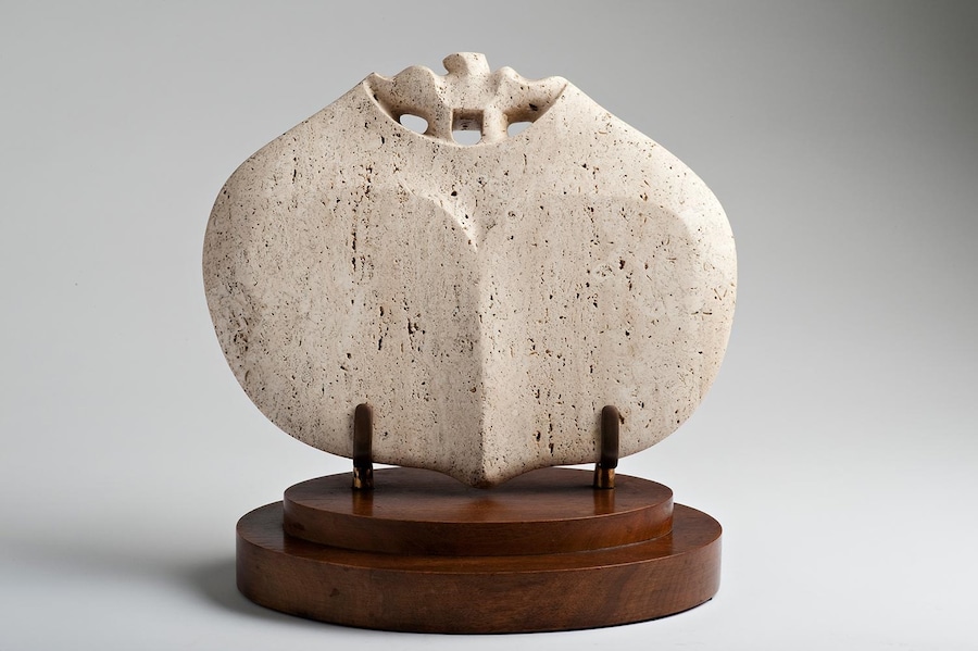 Gertrude-Hermes,-The-Heart,-1934,-Travertine,-21-x