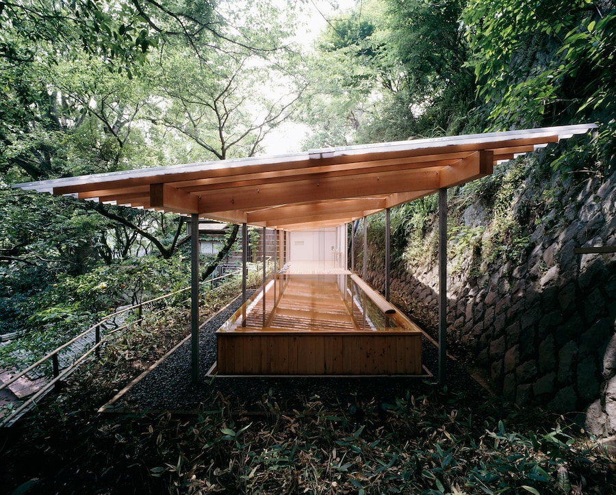 Kengo-Kuma_Kogohi-Bathhouse-roof