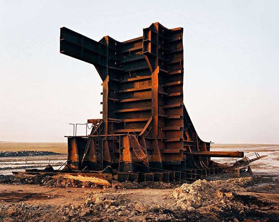 19 Shipbreaking #33, Chittagong, Bangladesh, 2001