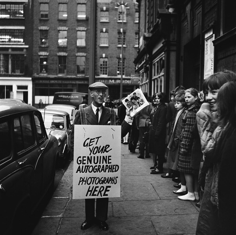 220-Genuine-autographs-S