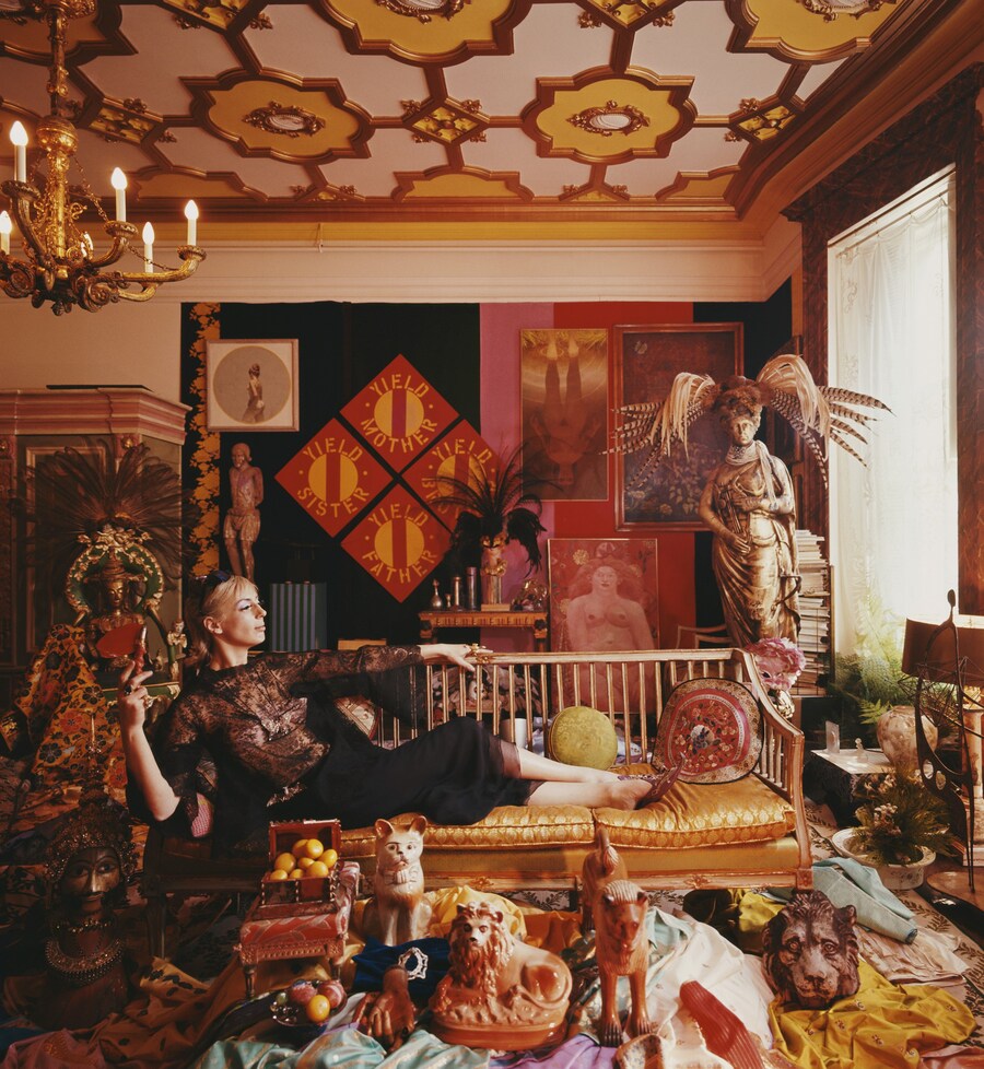 Slim Aarons: Women by Slim Aarons, text by Laura Hawk 