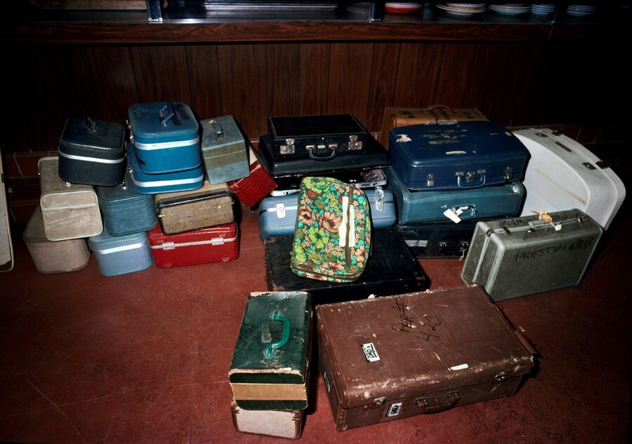 031_Peoples_Temple_luggage_1979