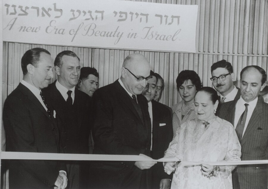 resizedEröffnung-der-Fabrik-in-Tel-Aviv-(c)-Archi