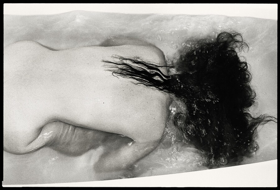 03_Amy_Arbus_Tub_15_175dpi