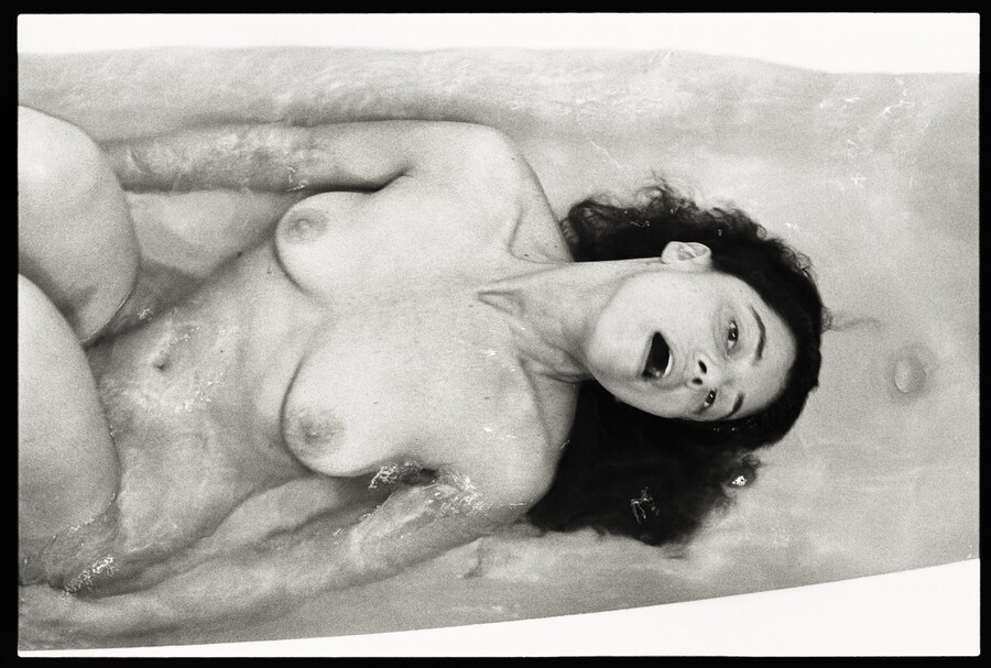 08_Amy_Arbus_Tub_17_175dpi