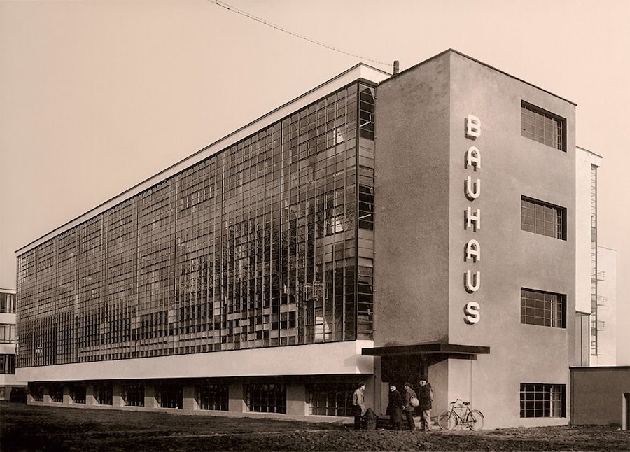 fp_bauhaus_backcover_1812171106_id_1233400