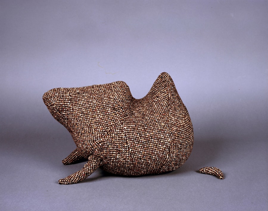 DOROTHEA TANNING - Tweedy