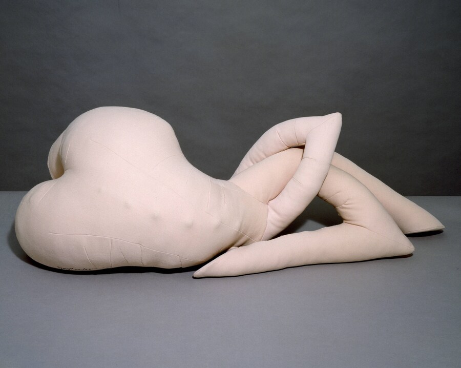 DOROTHEA TANNING- Nue couch&#233;e 1969-70