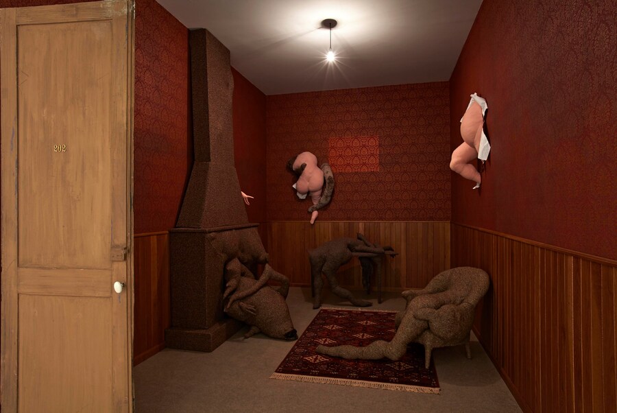 DOROTHEA TANNING-Chambre 202 (2)