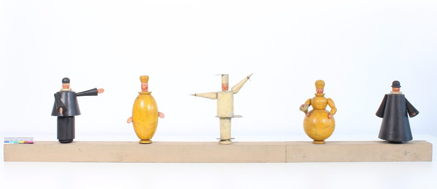 08_Schrammen_five_hand_puppets